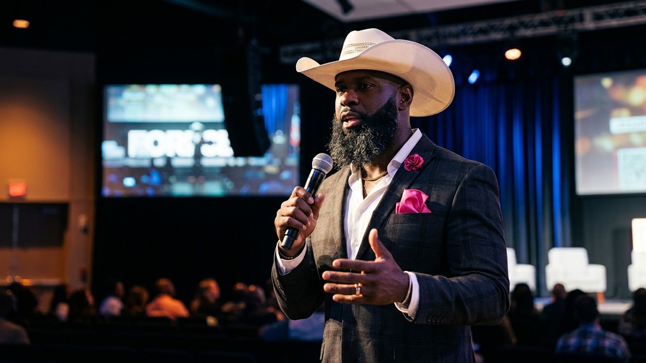Video thumbnail of Andre Fluellen speaking to educators